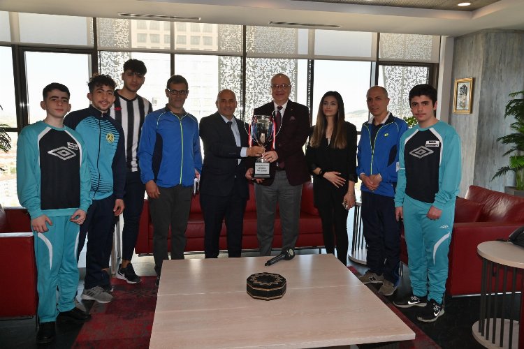 Sağırspor'dan Manisa Büyükşehir'e ziyaret -