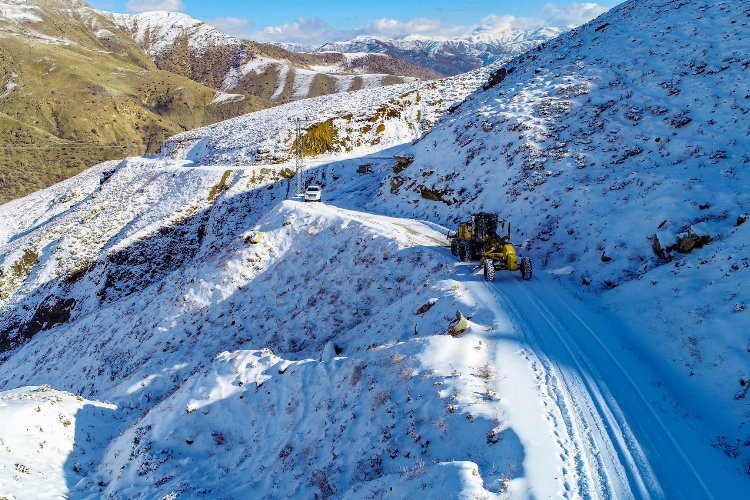 Sason’da kardan kapanan grup yolu ulaşıma açıldı -
