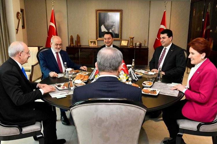 Seçim bitti, masa devrildi! -