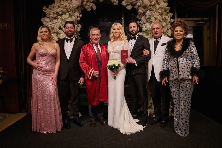 Seda Sayan 7'nci kez evlendi -