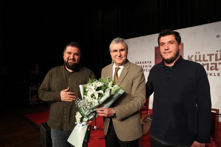 Sedat Anar AKM’de ilahilerle büyüledi -