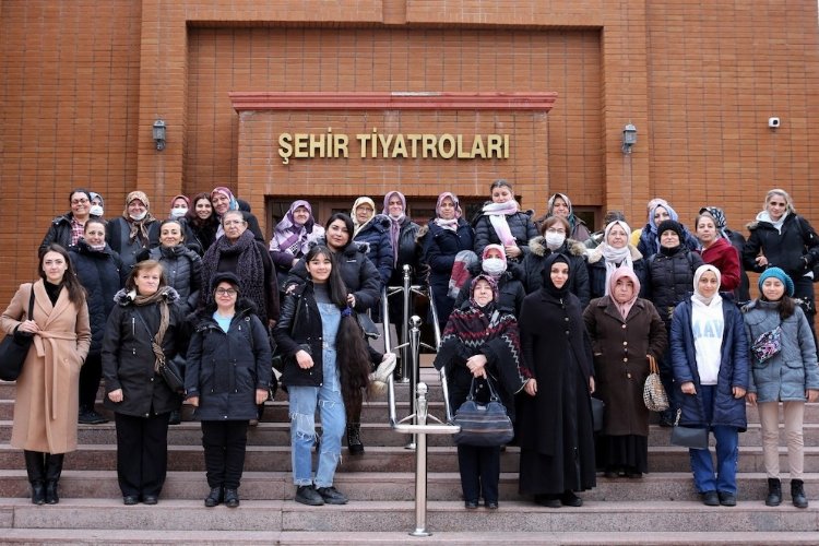 Şehir tiyatroları ilçeleri konuk etti -