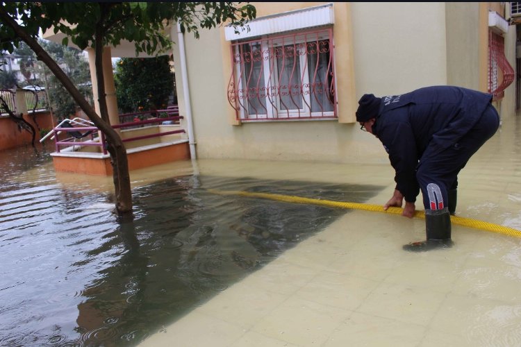 Sel mağduru Antalya'da hayat normale dönüyor -
