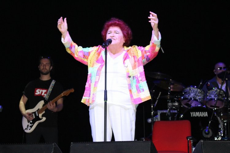Selda Bağcan, Almanya'da sahne aldı -