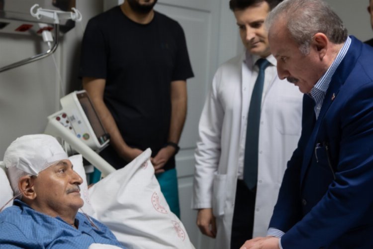 Şentop, Binali Yıldırım'ı hastanede ziyaret etti -