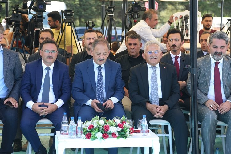 Şevki Eren Albayrak Camii ibadete açıldı -