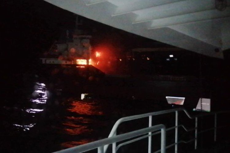 Sinop açıklarında yük gemisinde yangın çıktı -