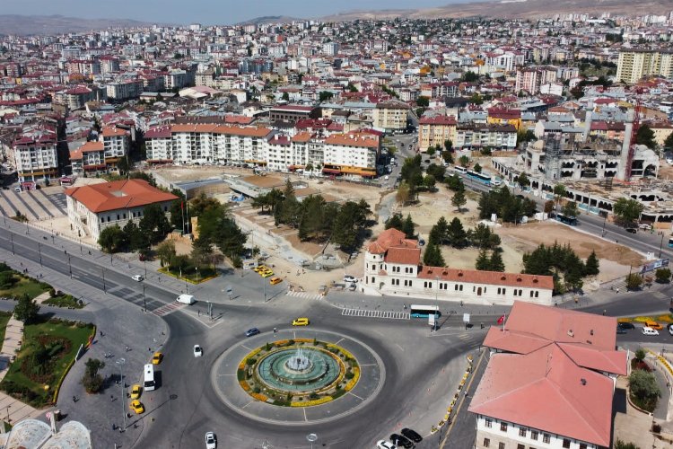 Sivas'ta 4 Eylül Meydanı yükseliyor -