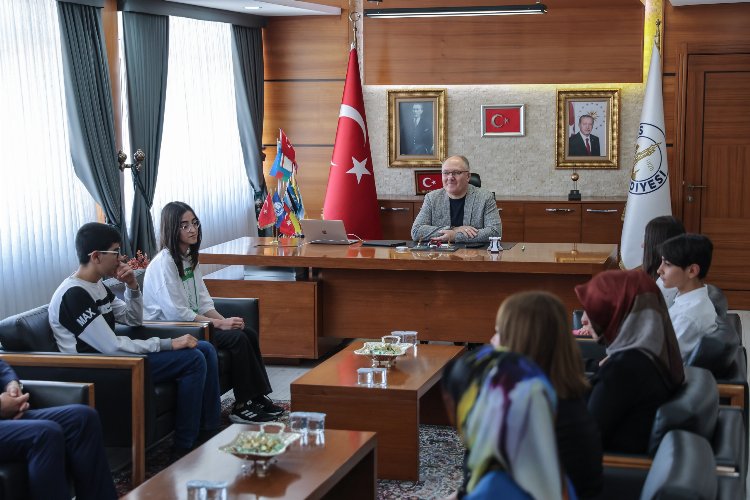 Sivaslı LGS birincileri Başkan Bilgin'le buluştu -