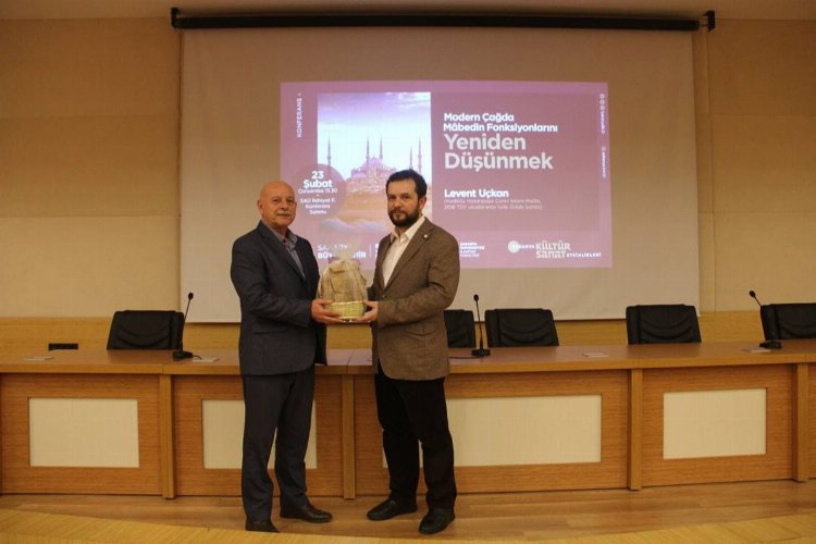 “İslam toplumlarının kalp kurumu mabetlerdir” -
