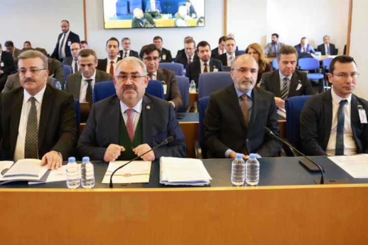 Sözleşmeli personele 'kadro' komisyonda görüşülüyor -