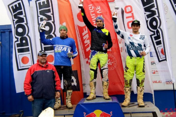Süper Enduro'dan İZMOK kupalarla döndü -