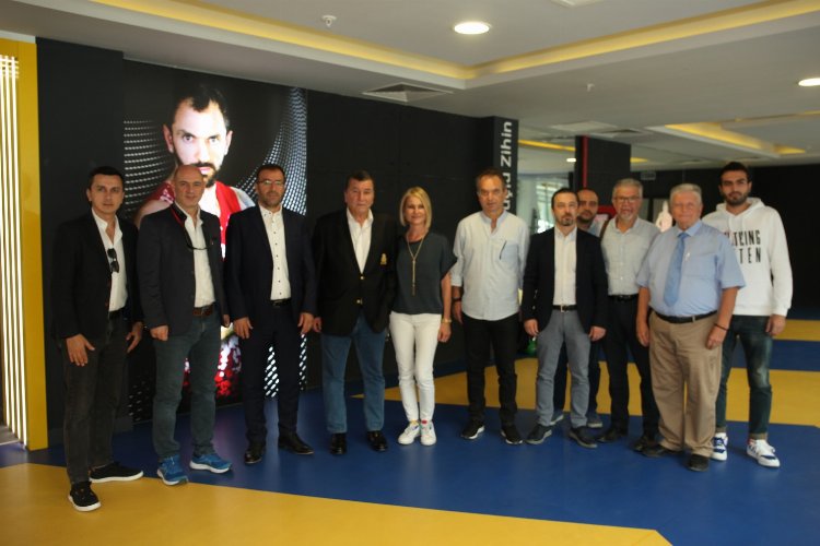 Spor Medyası TAF Yüksek Performans Merkezinde atletlerle buluştu -