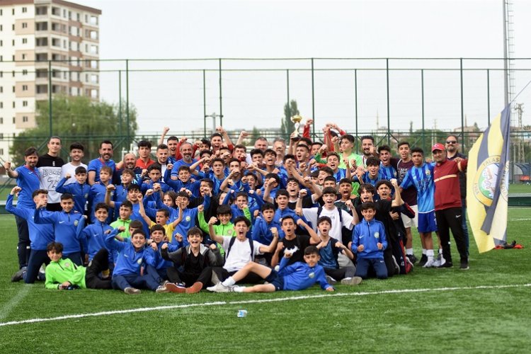 Sporcu Fabrikası 'Şampiyonluk Fabrikası' oldu -