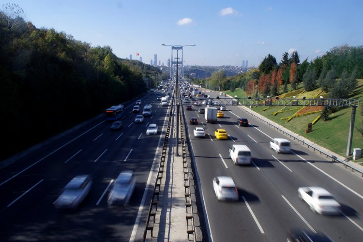 Sürücülerden 'hız limiti' arttırımına destek -