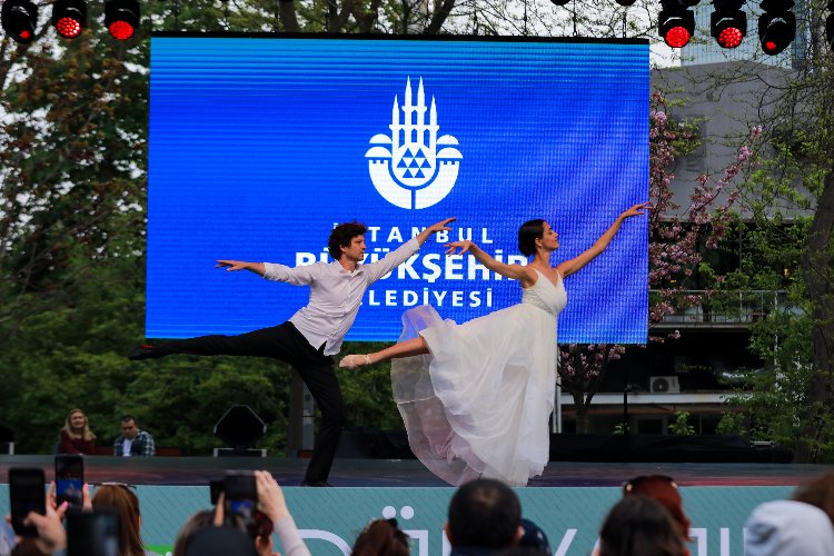 İstanbul'da dans şöleni -