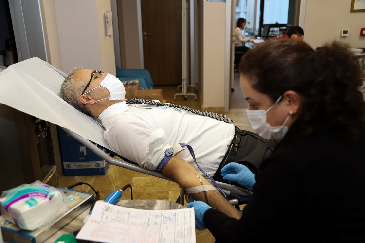 İSU personelinden Kızılay'a kan bağışı -