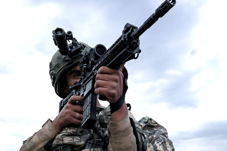 Taciz ateşleri cezasız kalmadı! 5 terörist etkisiz! -
