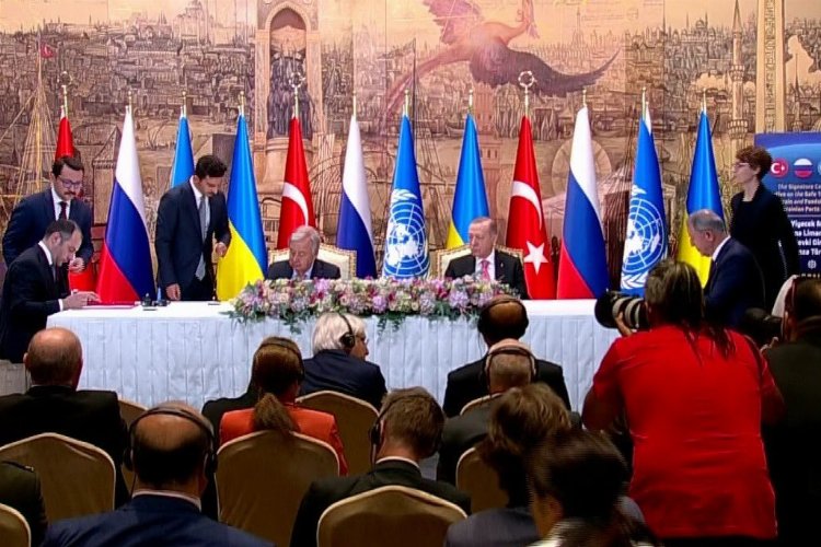 Tahıl koridoru için imzalar atıldı... Tahıl krizine İstanbul imzası -