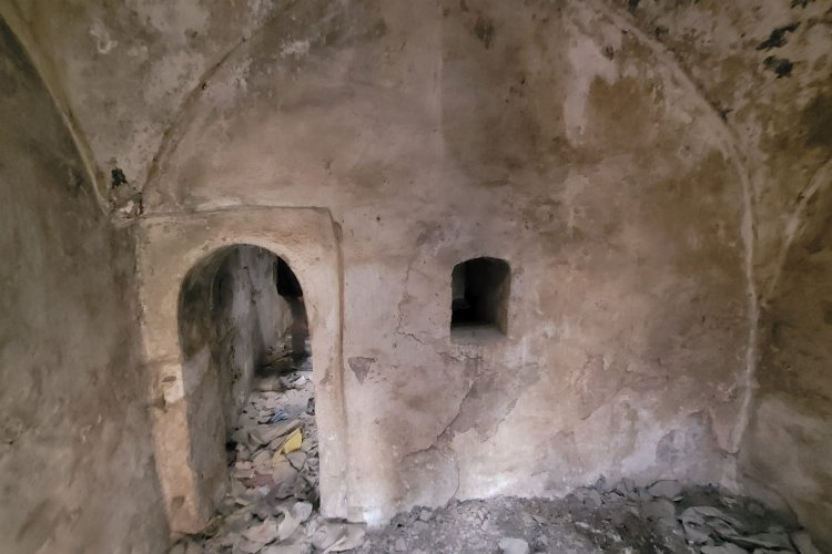 Tarihi hamam restore edilmeyi bekliyor -