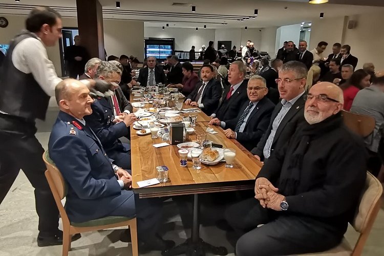 Taş Mektep Mezunları Derneği Kayseri dinamiklerini ağırladı -