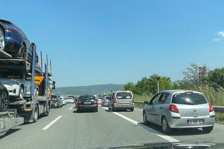 Tatil dönüşü başladı... Sürücüler aman dikkat! -