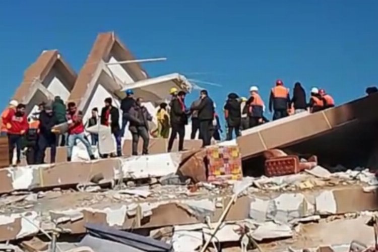 TBMM Arama Kurtarma Ekibi de deprem bölgesinde -