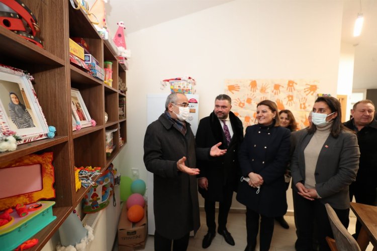 TBMM Başkanvekili Akar, Kocaeli İzmit'te Alzheimer Yaşam Evi ve YADEV’i gezdi -