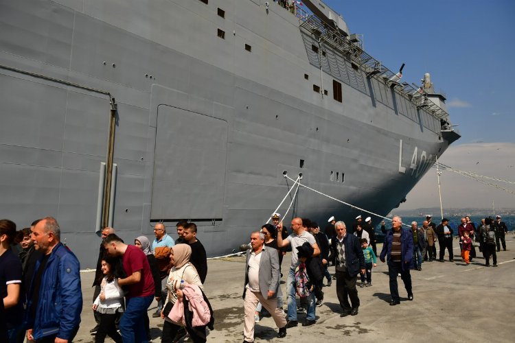 TCG Anadolu'ya ziyaretçi akını -