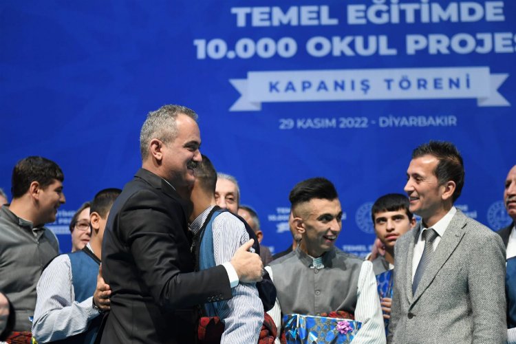 Temel eğitimde 10 bin okul projesi tamamlandı -