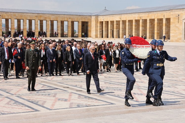TEV 55. yılda Anıtkabir’de Ata’nın huzuruna çıktı -