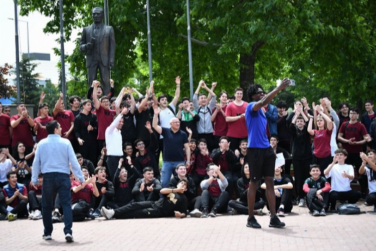 Tofaşlı sporcular gençlerle buluştu -
