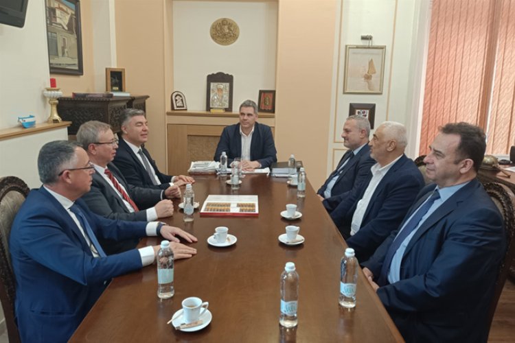 Trakya Üniversitesi heyetinden Burgaz Valisi Vılço Çolakov’a ziyaret -