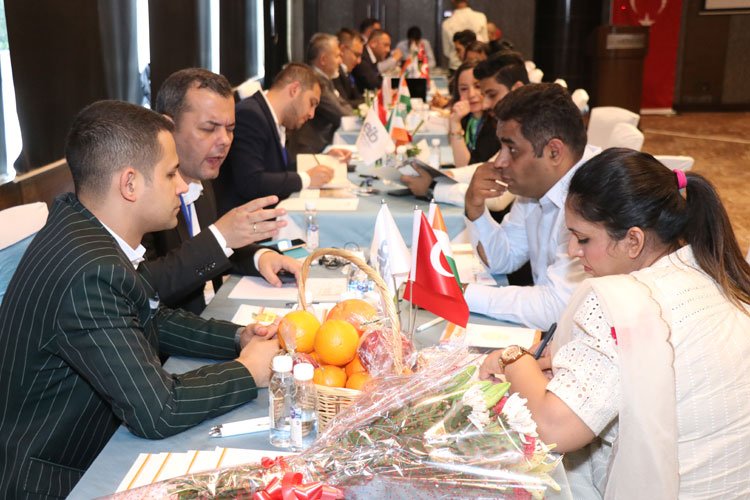 Türk meyve sebzeleri Hindistan’da görücüye çıktı -