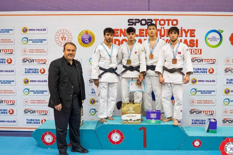 Türkiye’de judonun zirvesinde Kocaeli Kağıtspor var -