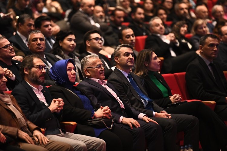 TRT sanatçıları Kayseri'yi büyüledi -
