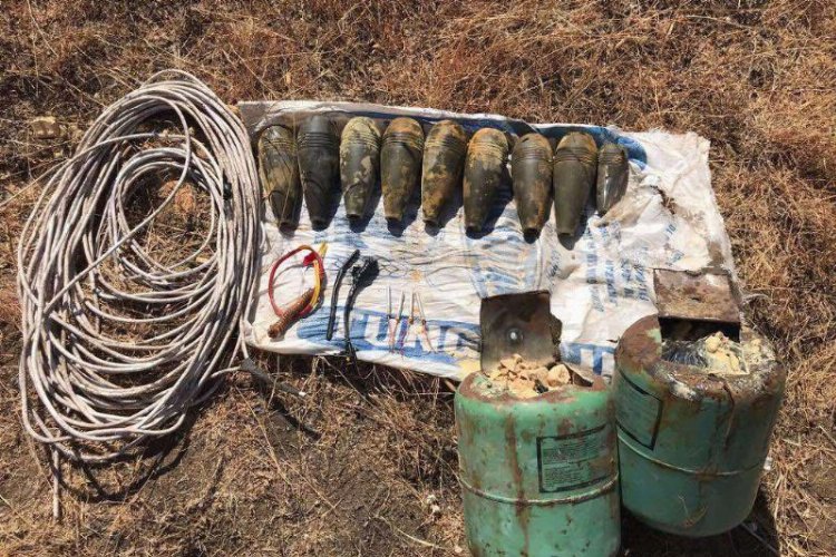 Tunceli Hozat'ta terör örgütüne ait toprağa gömülü malzeme ele geçirildi -