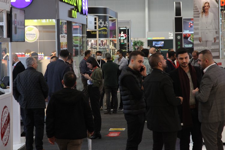 Türk markalarını büyüten 'Bayim Olur musun' fuarı açıldı -