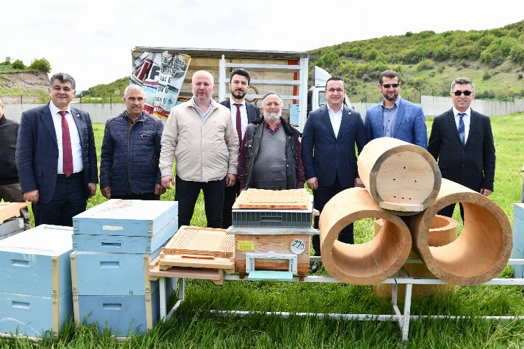 Türkiye'nin ilk arı pazarı Bursa'da kuruldu -
