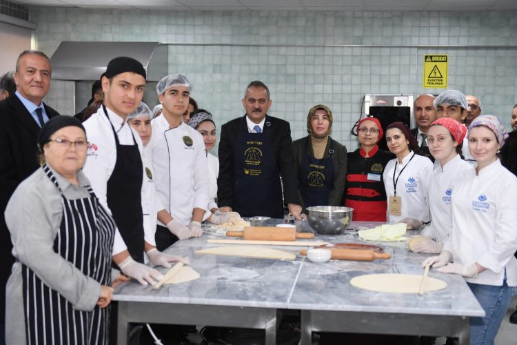 Türkiye'nin ilk gastronomi lisesi Kapadokya'da açıldı -