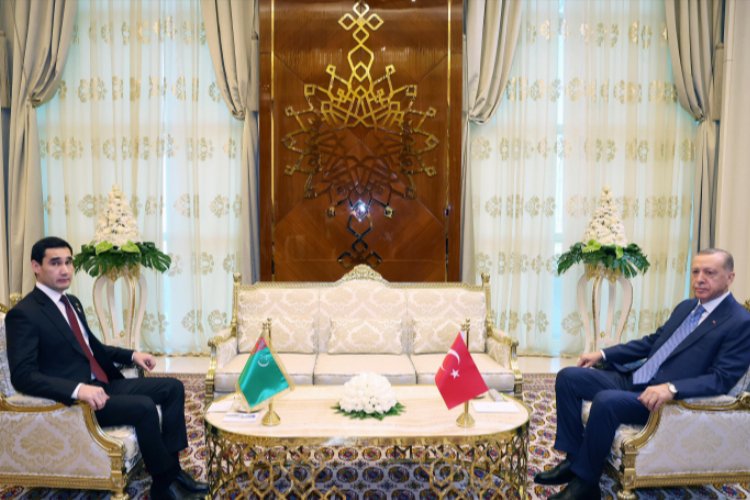 Türkmenistan'da iki lider baş başa görüştü -