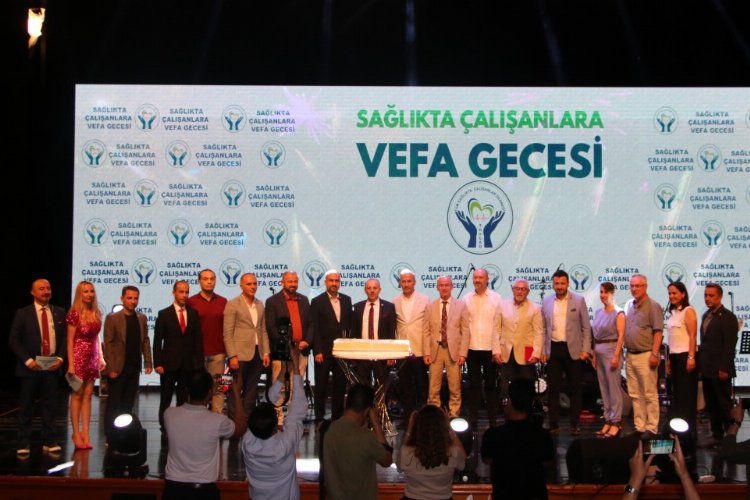TÜSÇAD'dan sağlıkta çalışanlara vefa -