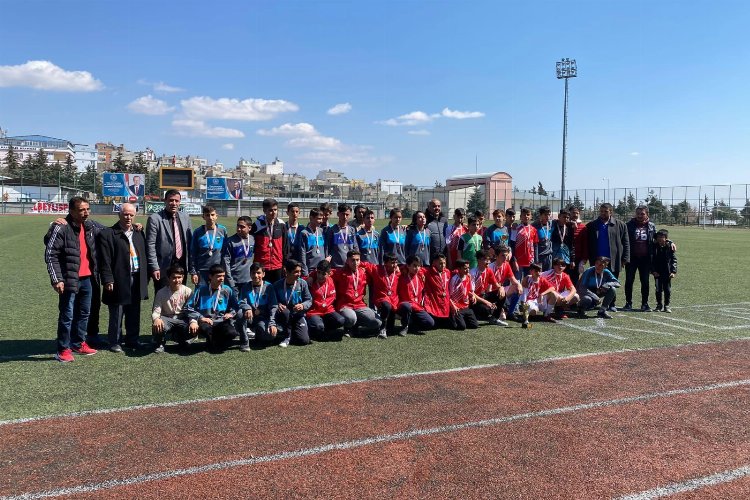 U-14'te şampiyon olan takım Kilis Belediyespor oldu -