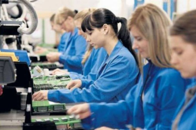 Ücretli çalışan sayısı yıllık yüzde 7,4 arttı -