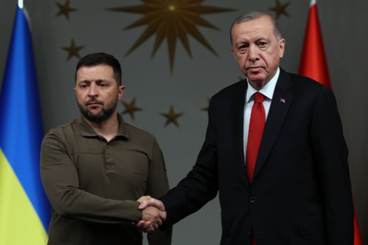 Ukrayna NATO'yu hak ediyor -