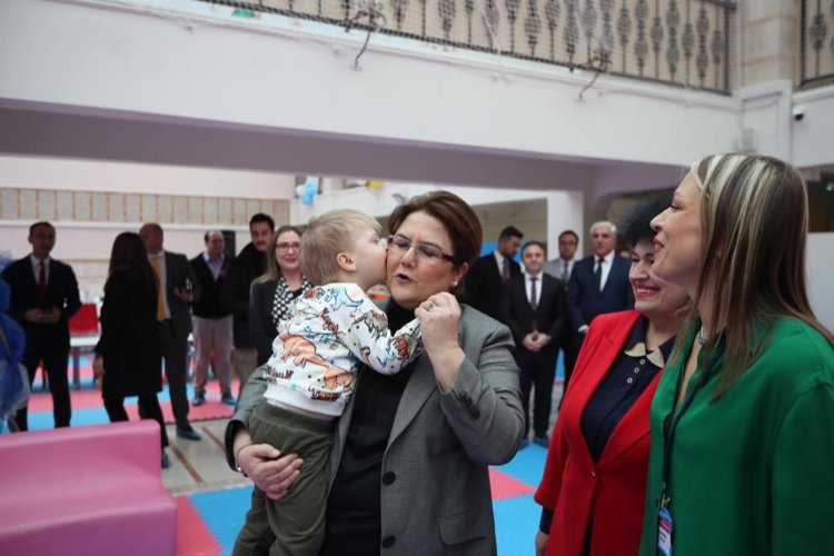 Ukraynalı çocuklar yeni Yılı Türkiye’de karşıladı -