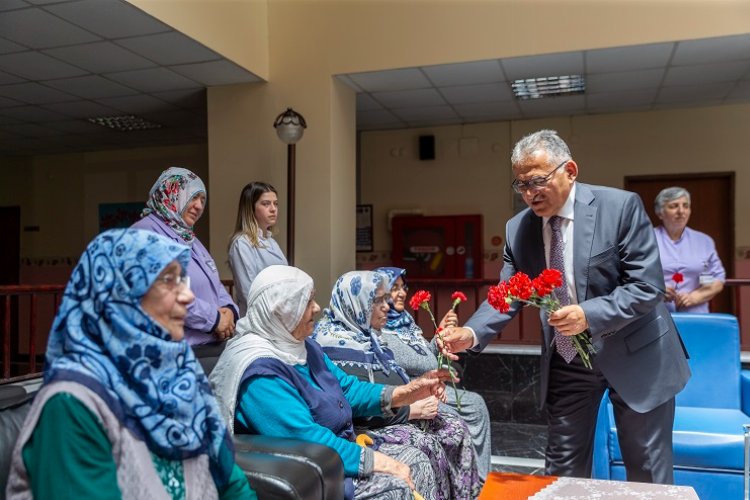 Ulu çınarlara Büyükkılıç'tan saygı -