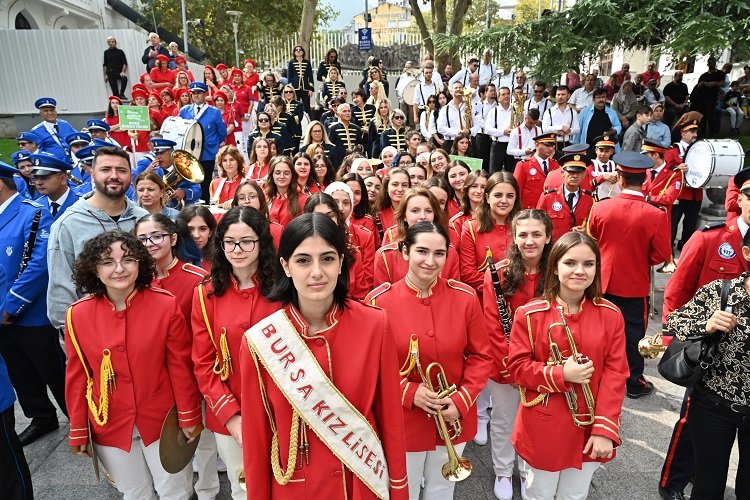 Uluslararası Bandolar Festivali Bursa'yı renklendirdi -