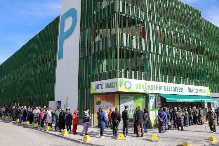 Üretici marketlerde yerel tohum kuyruğu -