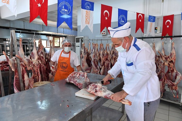 Üsküdar'da 50 ton kurban eti dağıtıldı -
